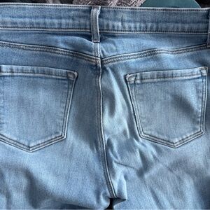 J BRAND
620 Super Skinny Jeans In Sawyer Destruct size 26